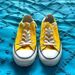 Women’s Converse. Yellow. Size 8. Great condition!
